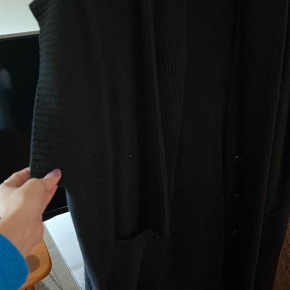 Cardigan - Picture 2 of 4